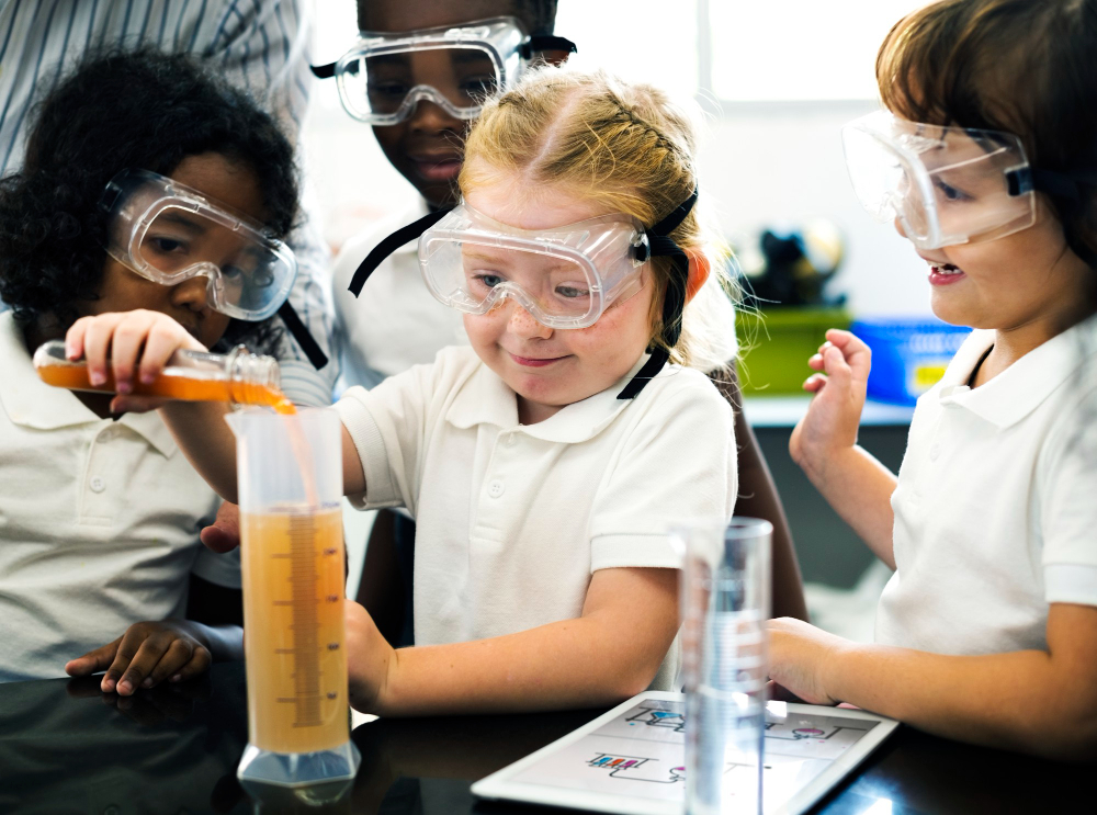 Science Workshops for Primary Schools: Igniting Curiosity and Inquiry
