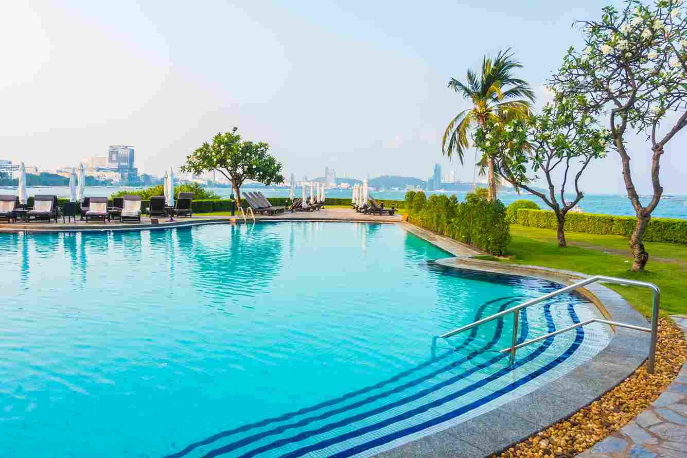 Swimming Pool Contractors in Dubai: Finding the Perfect Partner for Your Pool Project
